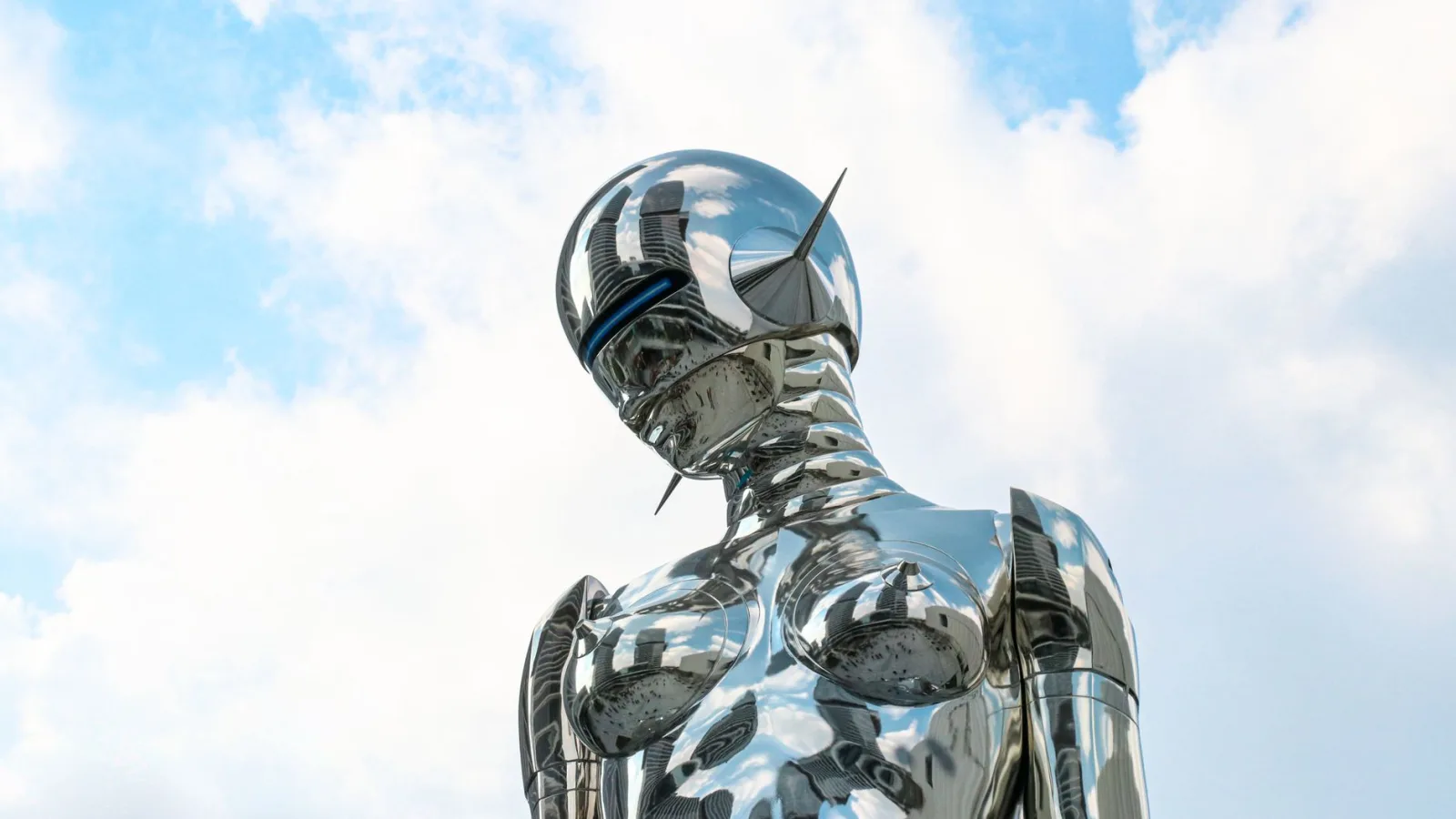 AI 'Doomsday Scenarios' Fuel Debate Over Humanity's Future Amid Rapid Development