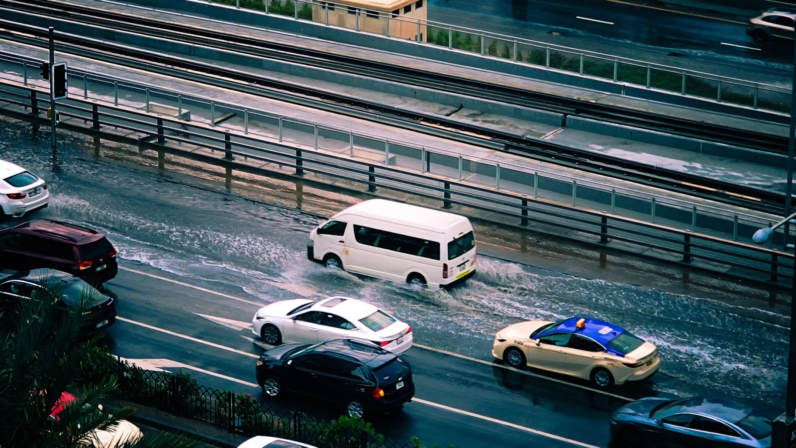 Record Rainfall Kills Eight in Eastern Japan, Thousands Stranded at Narita Airport
