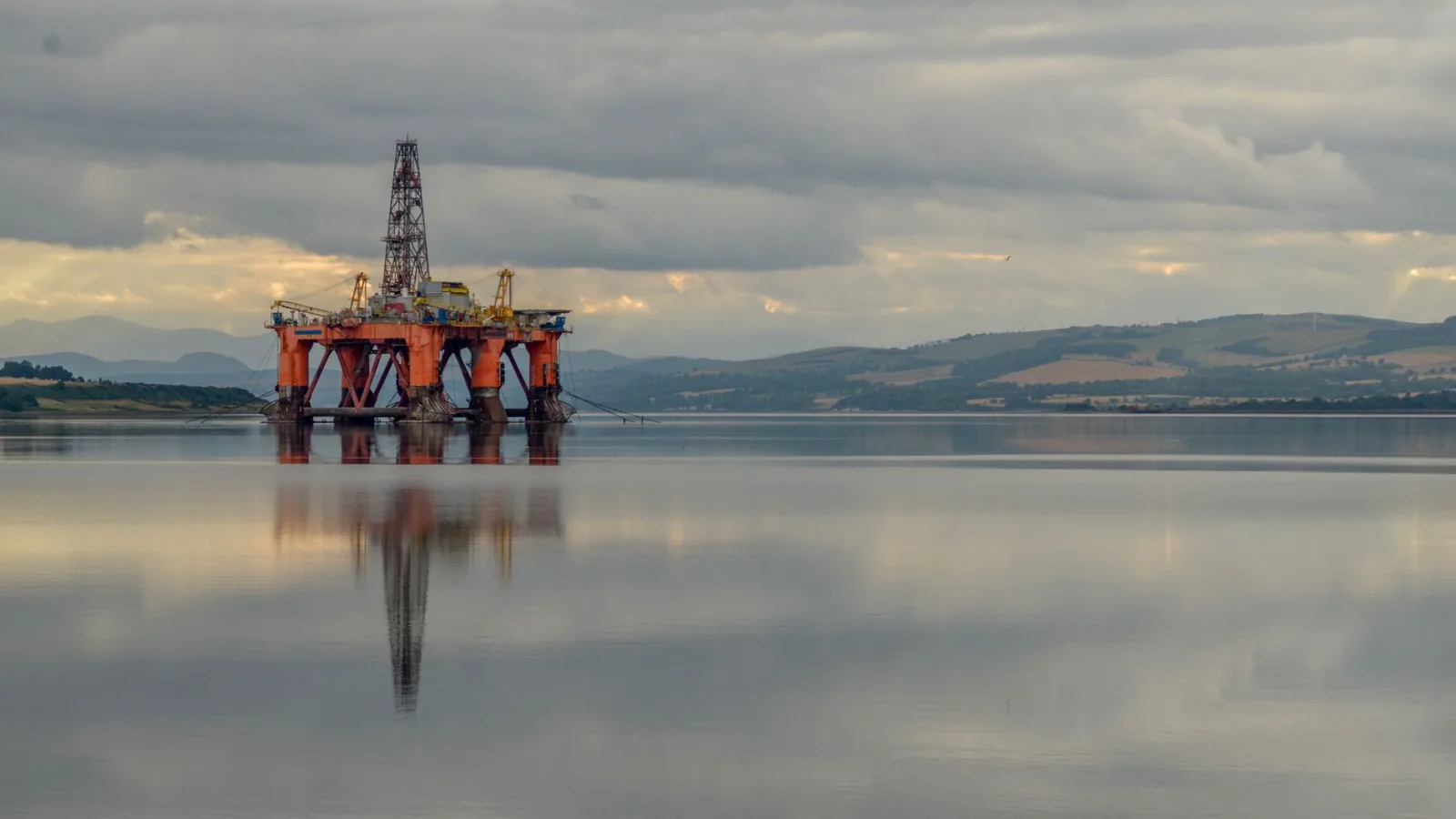 Aberdeen South MP Douglas Lumsden Advocates Diverse Energy Mix, Criticises 'Pie in the Sky' Net Zero Target