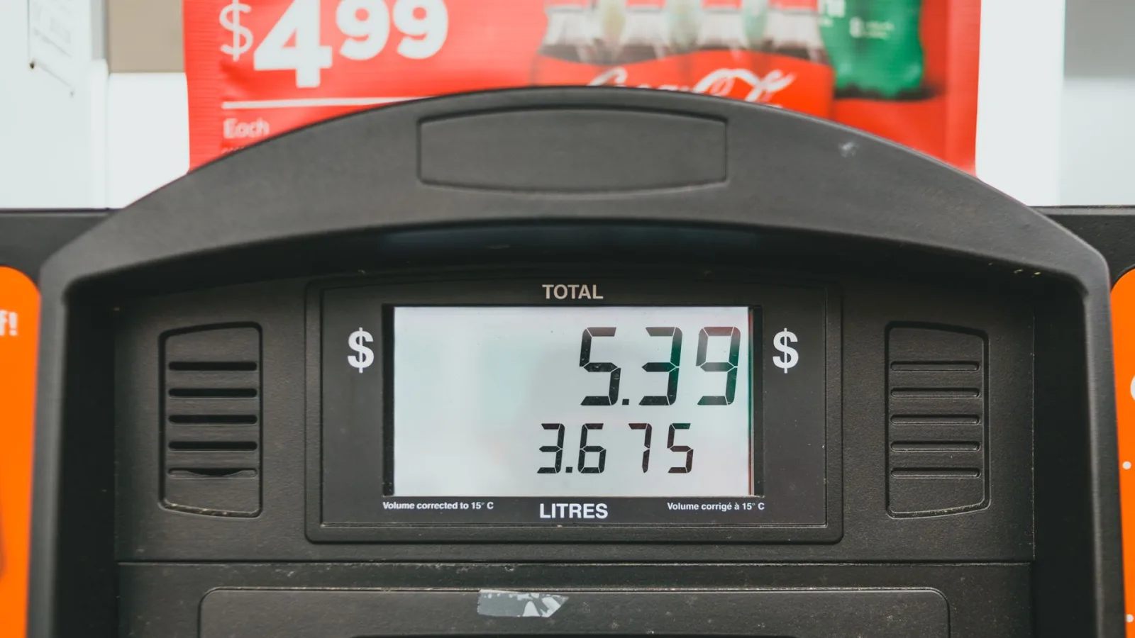 Global Markets Reel as Oil Prices Surge on Middle East Crisis and US Storm Threat