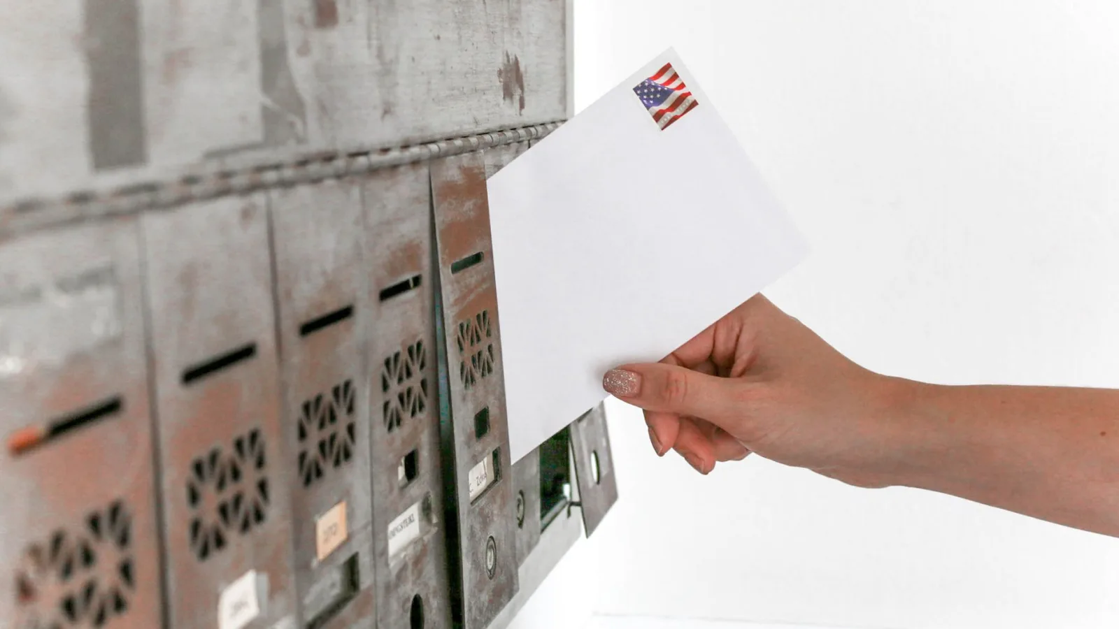 US Authorities Probe 'Suspicious Substances' Sent to Election Offices, Senators
