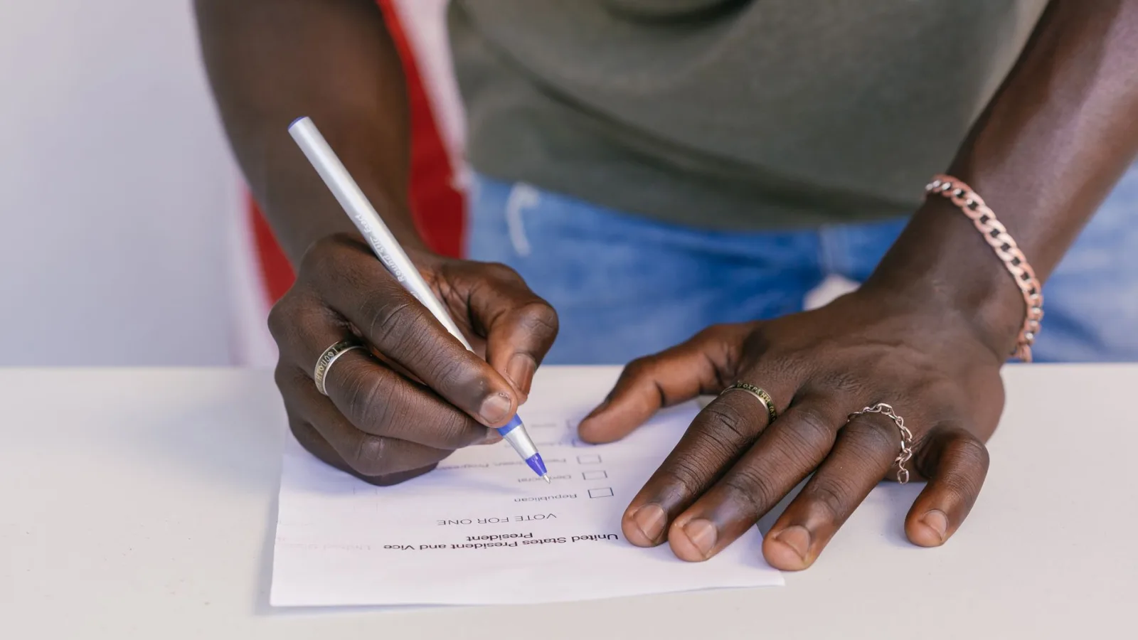 Zambia Vote Counting Resumes After Halt Amid Allegations of Ballot Theft